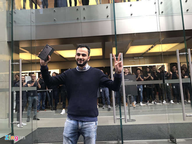 Apple Store vo tran vi nhieu nguoi Viet mua den 6 chiec iPhone 11 hinh anh 4 