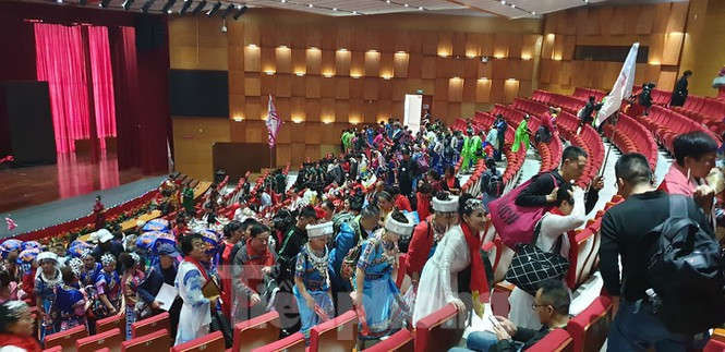 Dừng toàn bộ hoạt động của khách nước ngoài tại cung cá heo Quảng Ninh - ảnh 6