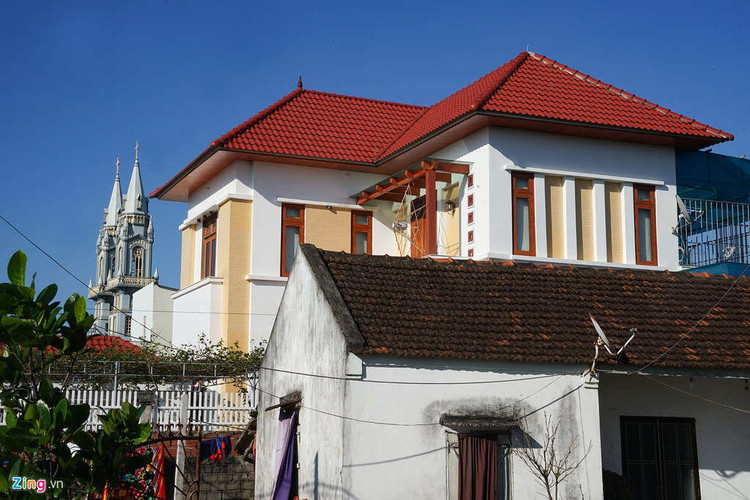 Biet thu, xe sang o xa co 1.500 nguoi xuat khau lao dong hinh anh 4 