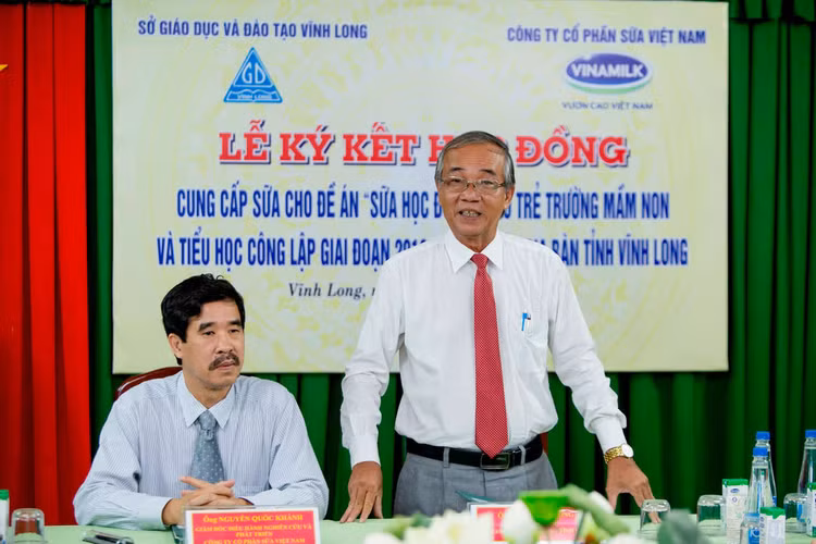 Ông Phạm Văn Hồng, Phó Giám đốc Sở GD và ĐT tỉnh Vĩnh Long cho biết: “Việc ký kết hợp đồng với Vinamilk triển khai đề án SHĐ là một cột mốc quan trọng trong hoạt động sư phạm của tỉnh Vĩnh Long”.