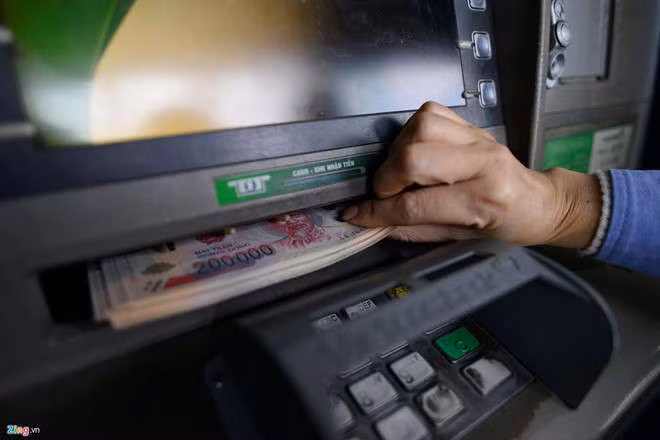 Tai khoan bat ngo co 5 ty chuyen nham, thanh nien dat coc mua nha, xe hinh anh 1 