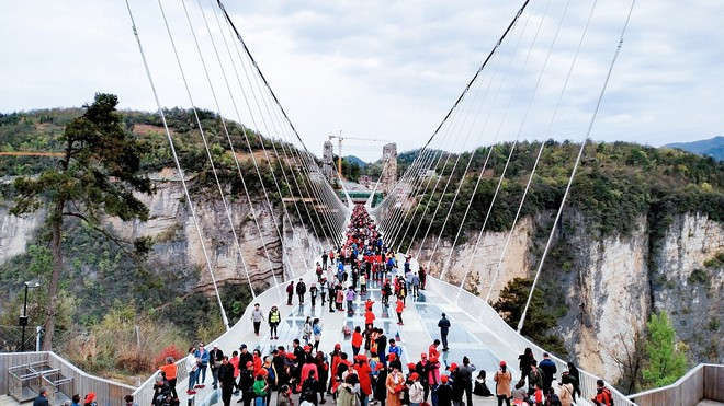 Trung Quoc dong cua 32 cau kinh trong hon mot nam hinh anh 4 