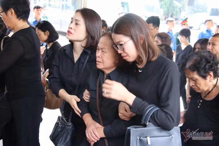 Hàng nghìn người đưa tiễn Thứ trưởng Lê Hải An