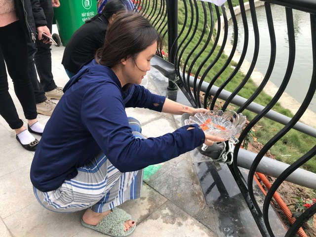 Hà Nội: Cá chép đi cầu trượt lên chầu Trời - 7