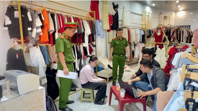 Mo shop quan ao lam vo boc moi gioi mai dam