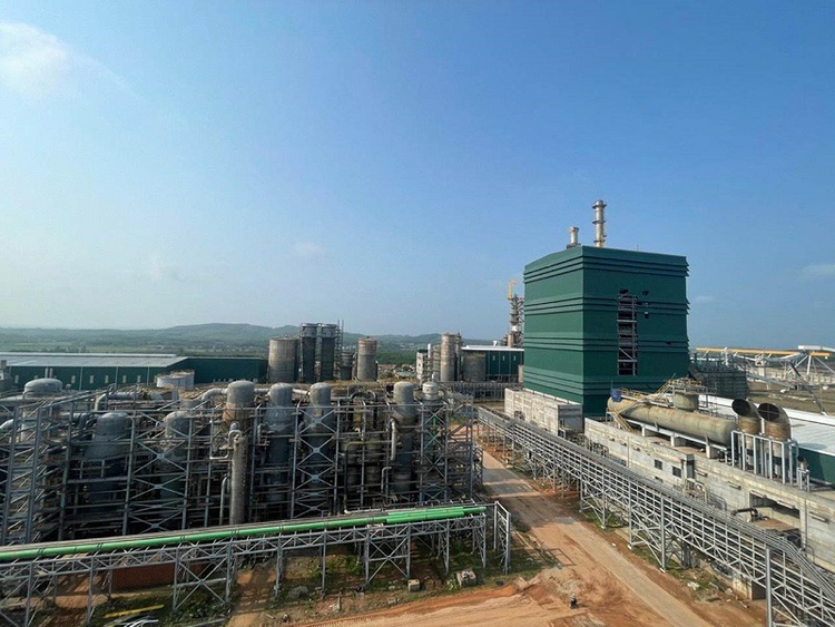 Quang Ngai thao go vuong mac cho nha may bot giay 10.000 ty