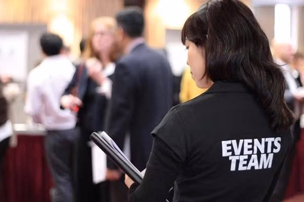 11 nganh nghe chang lo mat viec du AI co thong minh den dau-Hinh-11