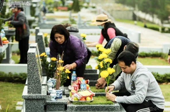 Tiết Thanh minh là dịp để con cháu hướng về tổ tiên, cội nguồn - Ảnh: VTC News
