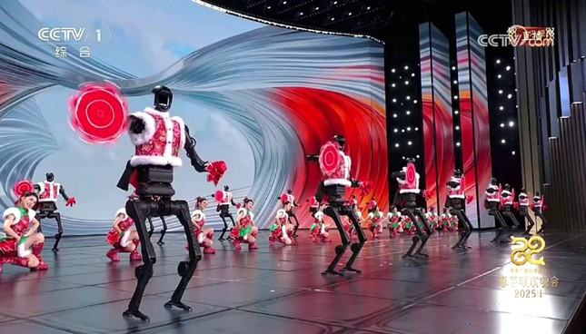 Robot Trung Quốc bất ngờ nổi điên, lao vào tấn công người Robot Trung Quoc bat ngo noi dien, lao vao tan cong nguoi