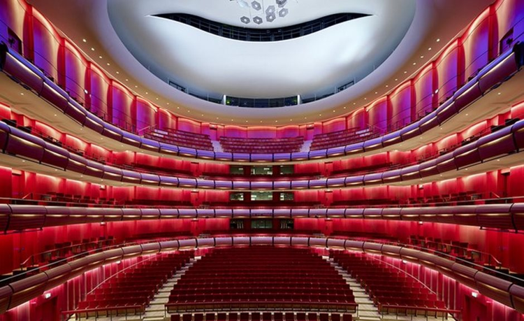 Nhà hát Opera Hà Nội sẽ có nội thất tương tự như Nhà hát Stavros Niarchos của kiến trúc sư Renzo Piano (Nguồn ảnh kommon).