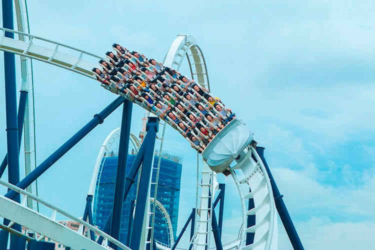 Tàu lượn Phi long thần tốc trong Công viên Rồng ở Sun World Ha Long Complex.