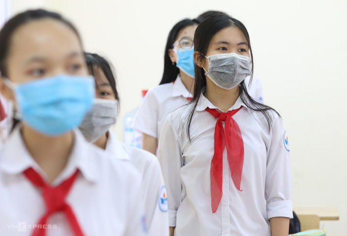 Học sinh Hà Nội trở lại trường đợt tháng 5/2020. Ảnh: Ngọc Thành