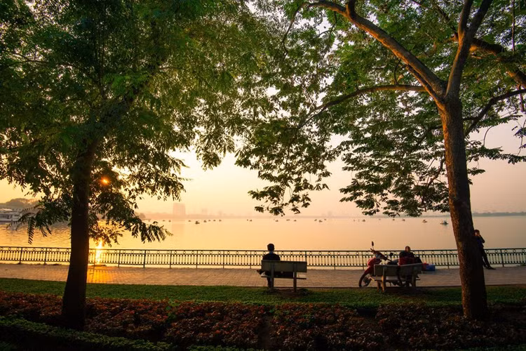 Công trình Nhà hát Opera Hà Nội sẽ hòa quện với không gian xanh thơ mộng của Hồ Tây (nguồn ShutterStock).