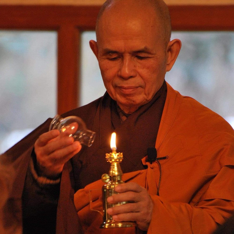 cau-noi-thien-su-thich-nhat-hanh-3.jpg
