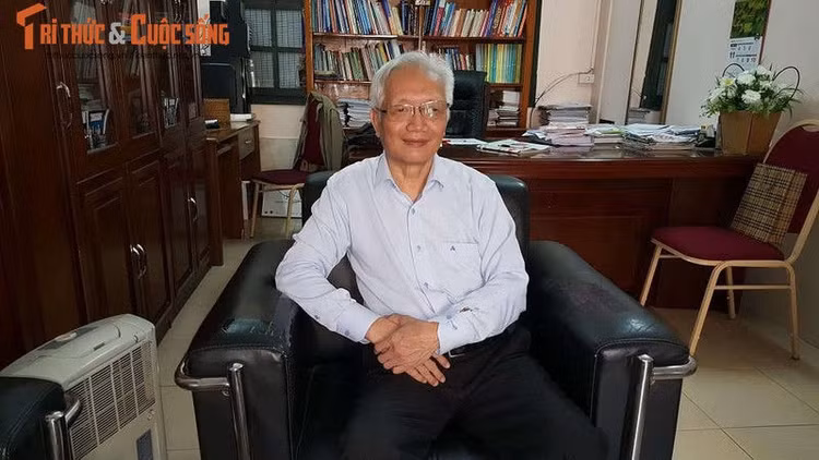 TS. Nguyen Tung Lam: Giua thay va tro chi co an han hay tu hao