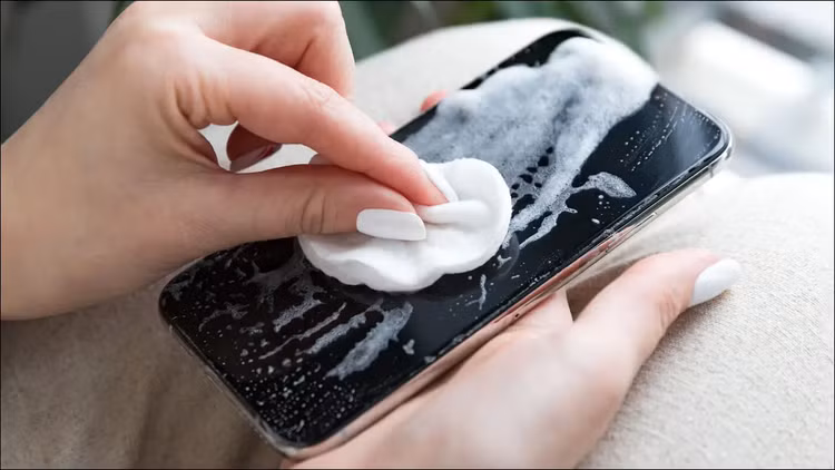 Cach ve sinh smartphone anh 1