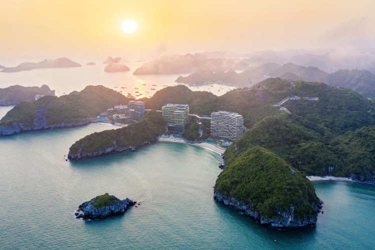 ‏Cát Bà sở hữu nhiều tiềm năng du lịch khi sở hữu hệ sinh thái rừng biển đa dạng và độc đáo.