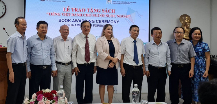 trao-sach-4.jpg