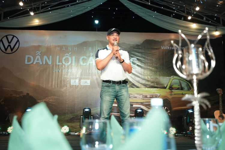 Ông Lê Hữu Minh, Phó Tổng Giám đốc Volkswagen Việt Nam phát biểu tại đêm gala.