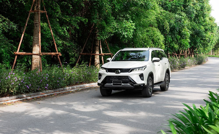 fortuner-2022-1.jpg