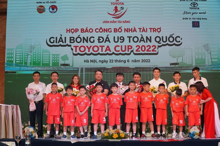 hop-bao-giai-bong-da-u9-toan-quoc-toyota-cup-1-.jpg