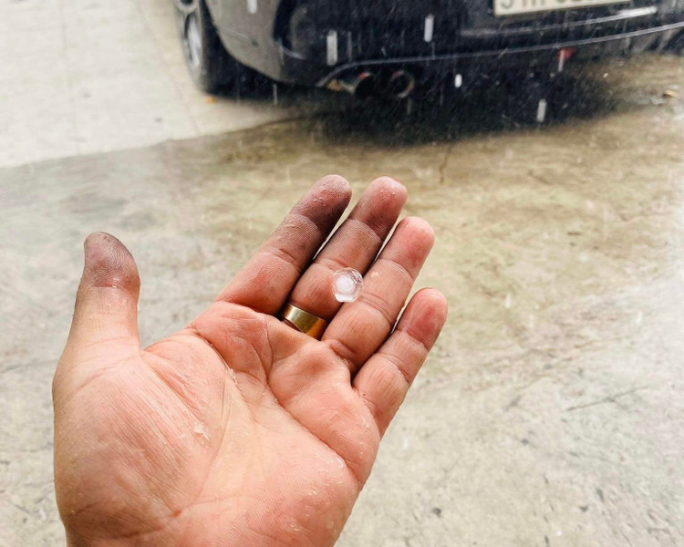 TP.HCM co mua da anh 1