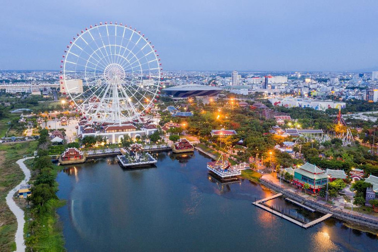 ‏Đại nhạc hội Take me to the Sun sẽ diễn ra vào tối 9/7 tại Vòng Quay Sun Wheel Công viên Châu Á - Asia Park Đà Nẵng.