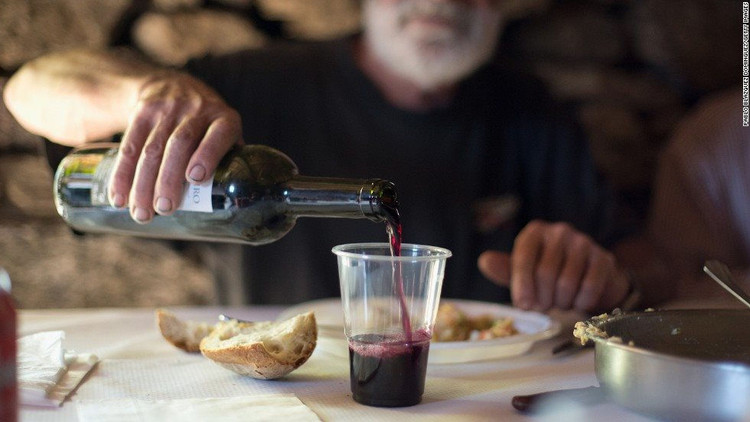 Thay đổi chế độ ăn, bạn sẽ tăng tuổi thọ thêm 10 - 13 năm. Ảnh minh họa CNN