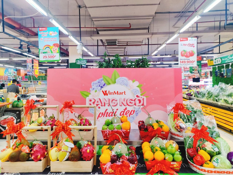 Bên cạnh mỹ phẩm, khách hàng có thể lựa chọn quà tặng các sản phẩm trái cây cao cấp được đóng giỏ tinh tế làm quà tặng 8/3.