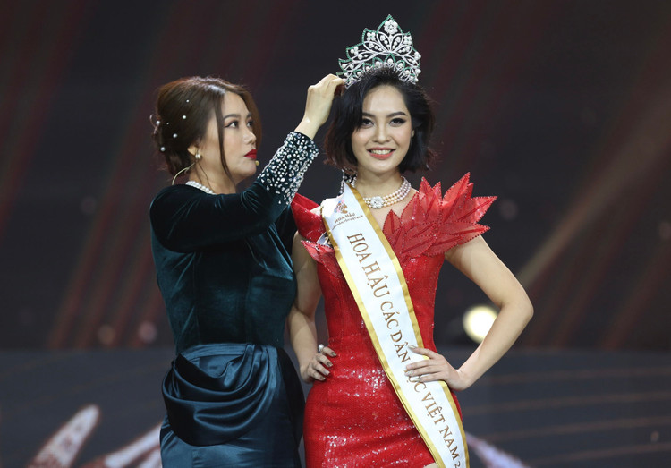 Nông Thúy Hằng đăng quang Hoa hậu các Dân tộc Việt Nam 2022 - 1