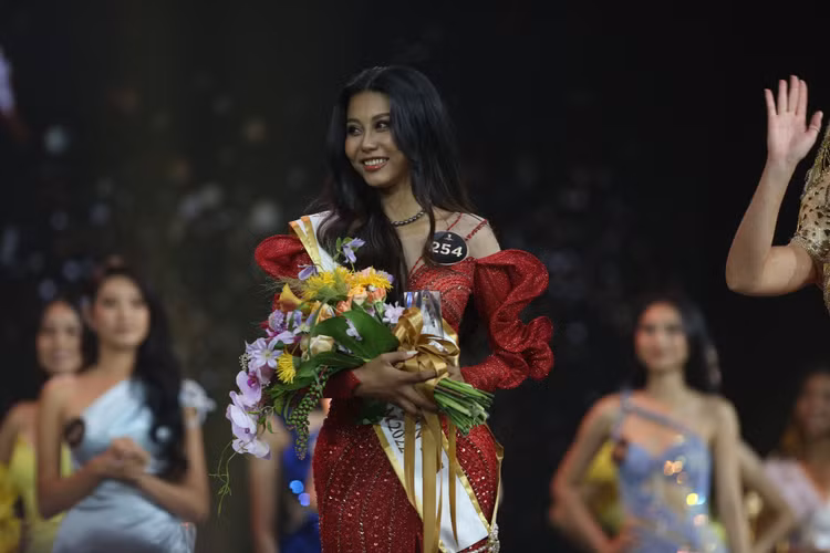 Nông Thúy Hằng đăng quang Hoa hậu các Dân tộc Việt Nam 2022 - 4