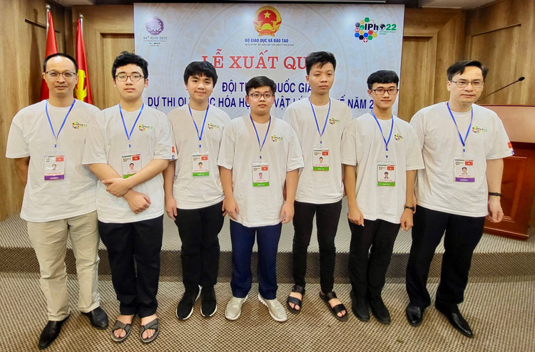 Học sinh lớp 10 đoạt Huy chương Vàng Olympic Vật lí quốc tế 2022 - 1