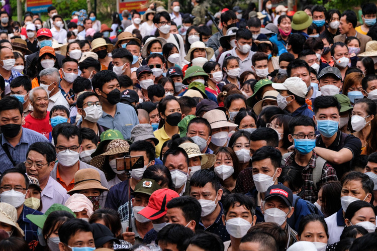 Treo rao len den Hung, truot tuong 