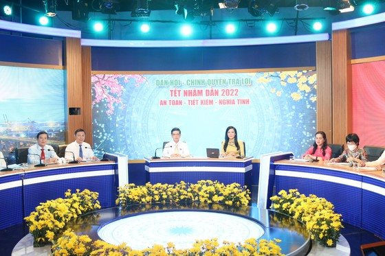 chuong-trinh-dan-hoi-chinh-quyen-tra-loi-ve-chu-de-tet-nham-dan-2022-an-toan-tiet-kiem-nghia-tinh-..jpg