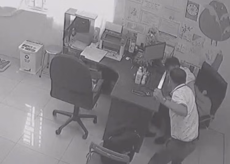 Bác sĩ đâm đồng nghiệp ở Đồng Nai đối diện khung hình phạt nào?