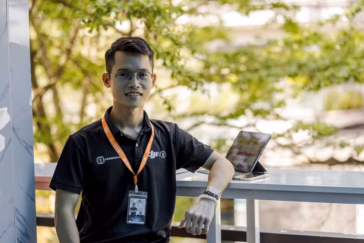 Chan dung 10 guong mat tre Viet Nam tieu bieu nam 2022-Hinh-5