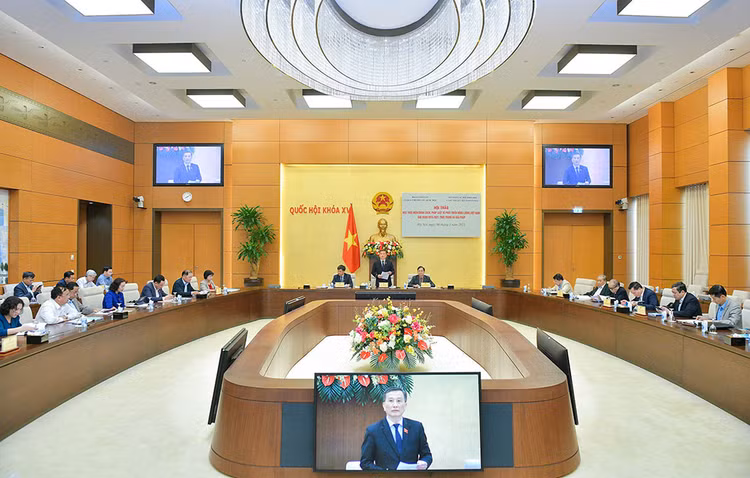 Kien nghi “dung” va “trung” ve phat trien nang luong Viet Nam