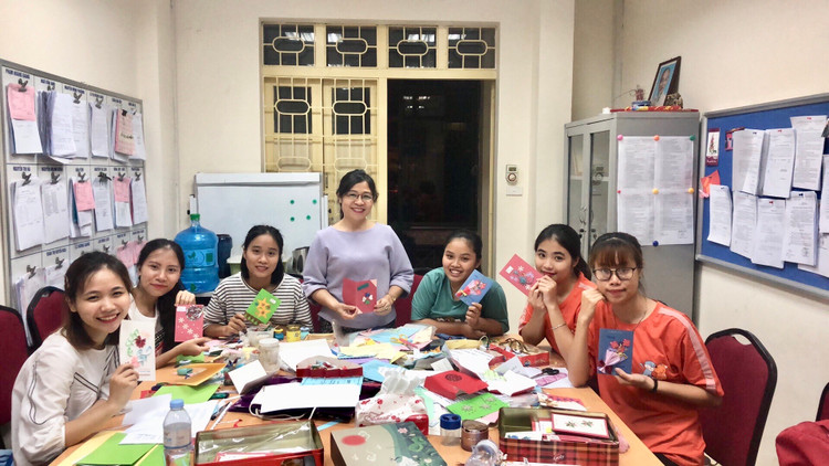 PGS.TS Nguyen Thi Ha: Phu nu lam khoa hoc giong… “fan” bong da-Hinh-2