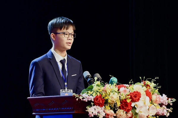 Bo truong Nguyen Kim Son: Muon day nguoi, nha giao phai thau hieu con nguoi-Hinh-4