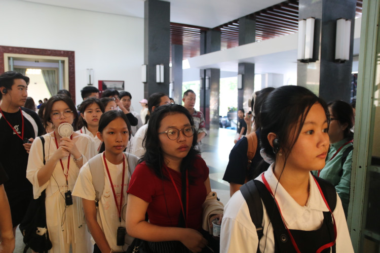 Nguoi tre tim ve ky uc hao hung dip le Thong nhat dat nuoc-Hinh-8