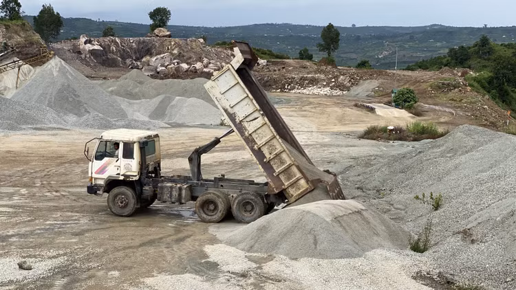 Hồ sơ công ty Thông Dung bị tước giấy phép khai thác khoáng sản Ho so cong ty Thong Dung bi tuoc giay phep khai thac khoang san