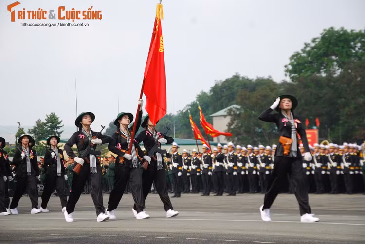 TP HCM: Du khach duoc song lai khoanh khac hao hung dip Le 30/4-Hinh-2