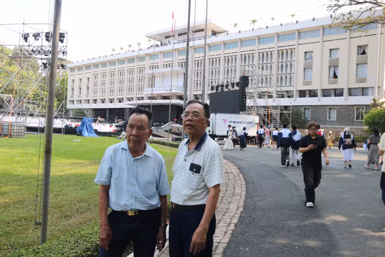 Xuc dong ky uc ngay 30/4: 'Giai phong roi, ve voi bam roi!'