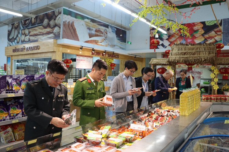 Bac Ninh: Xu phat 5 co so vi pham ve an toan thuc pham