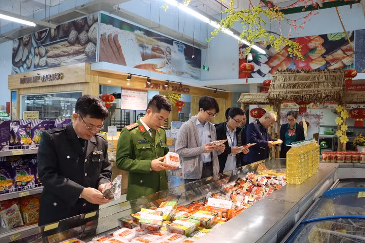 Bac Ninh: Xu phat 5 co so vi pham ve an toan thuc pham