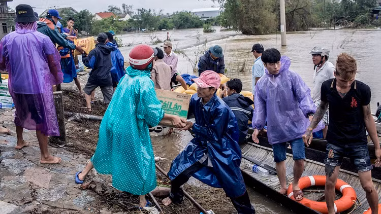 Top nhung con bao am anh nhat lich su 20 nam tai Viet Nam-Hinh-2
