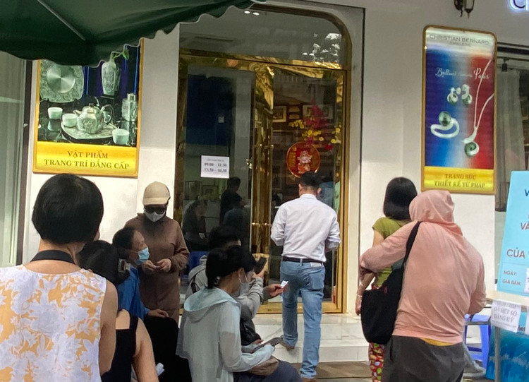 Ngan hang ban vang mieng SJC online, khong con canh nguoi dan xep hang-Hinh-4