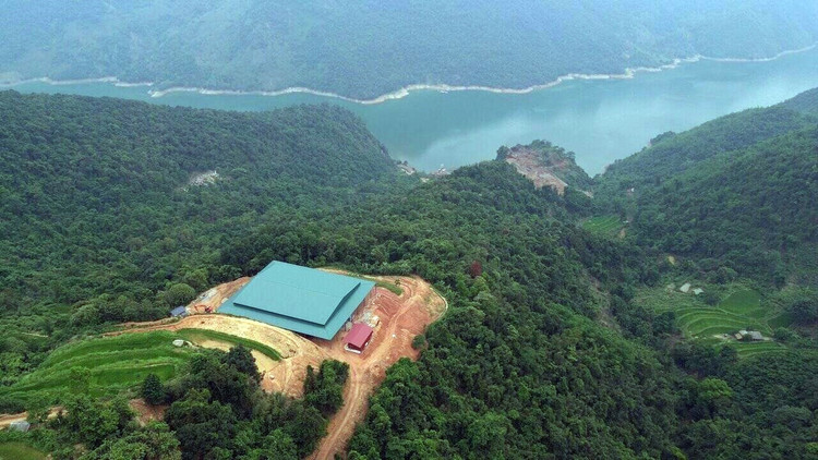 Hoa Binh xu ly xay dung trai phep tren dat rung