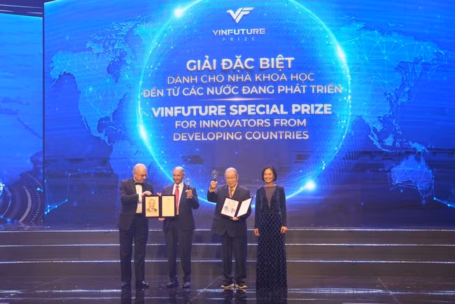 Vo Tong Xuan- nha khoa hoc Viet Nam dau tien nhan giai thuong VinFuture-Hinh-2