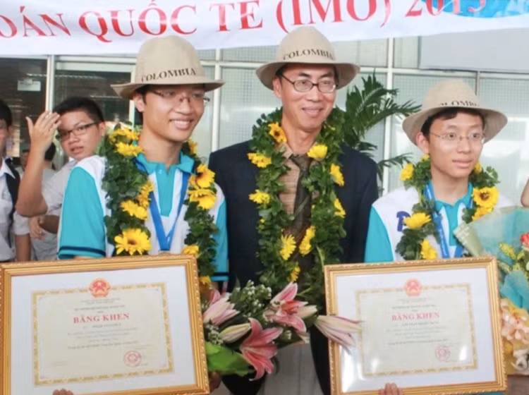 “Huyền thoại” Toán học Lê Bá Khánh Trình “Huyen thoai” Toan hoc Le Ba Khanh Trinh